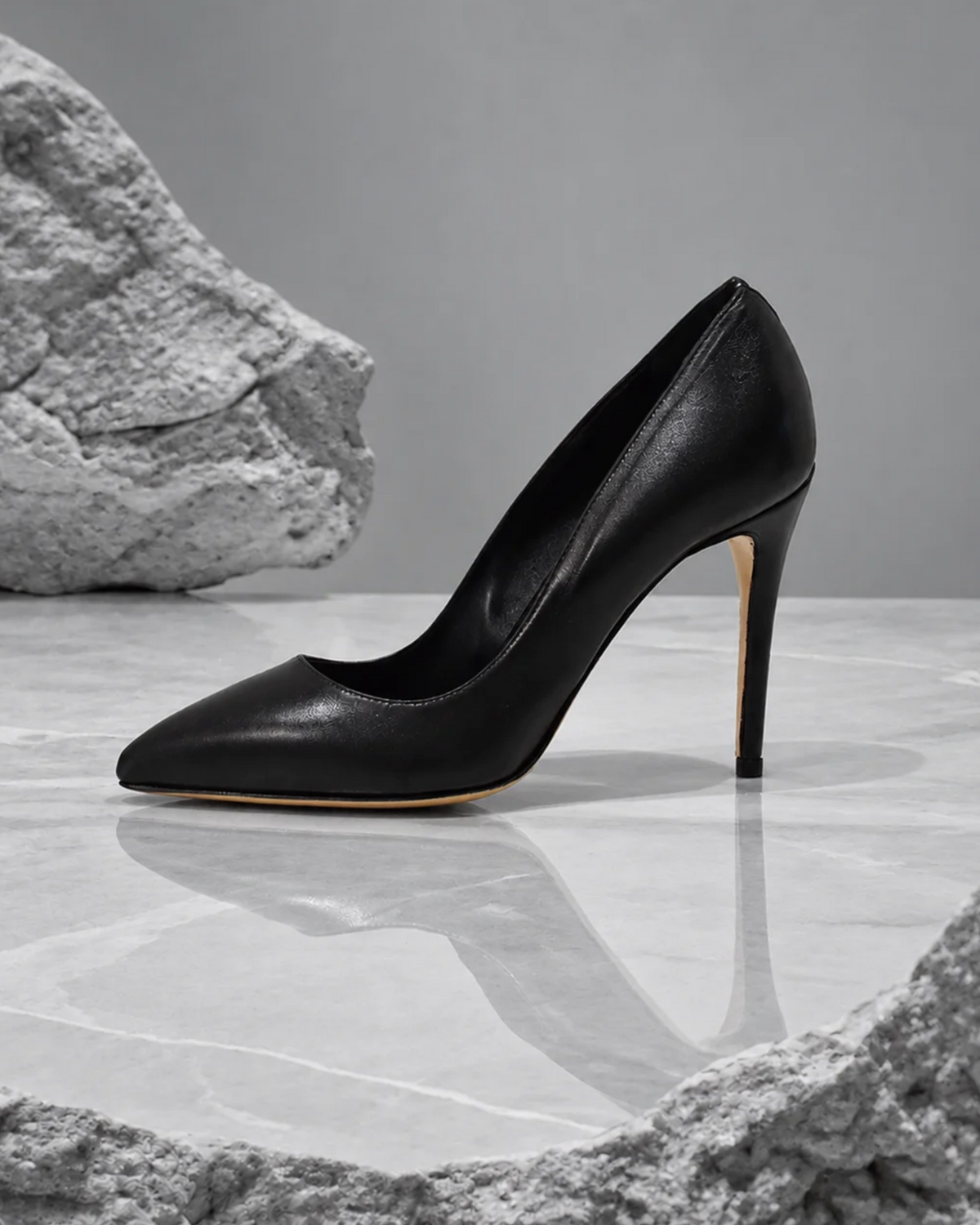 Aesi Noir Laminated Pumps 90