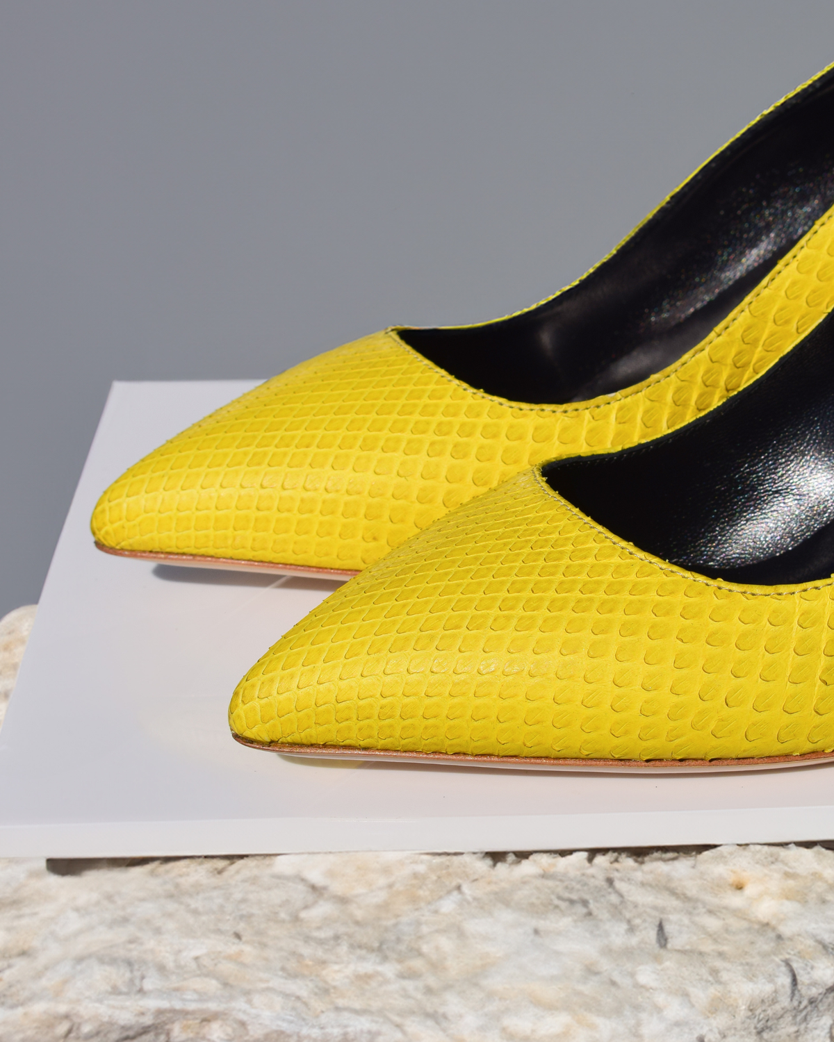 Aden Sicilian Yellow Pumps 120